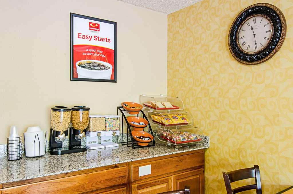 Econo Lodge Lynchburg Restaurante foto